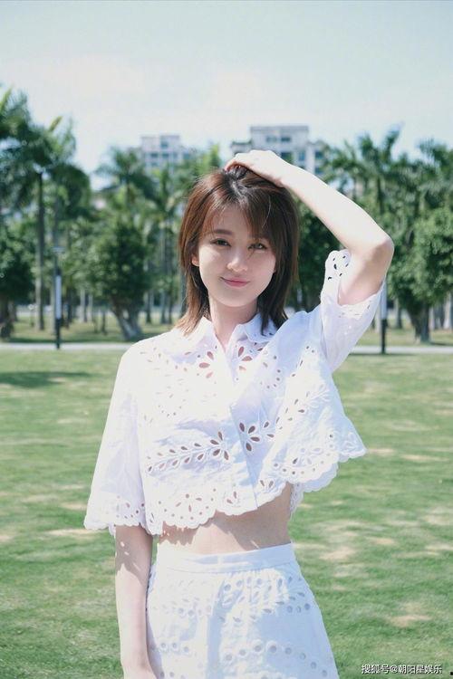 网红王璐吃瓜图片