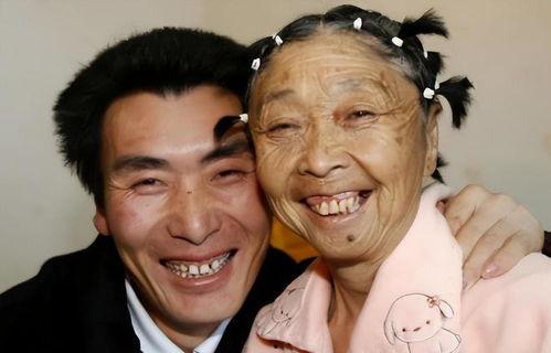 西藏男网红吃瓜事件真相,真相与反思